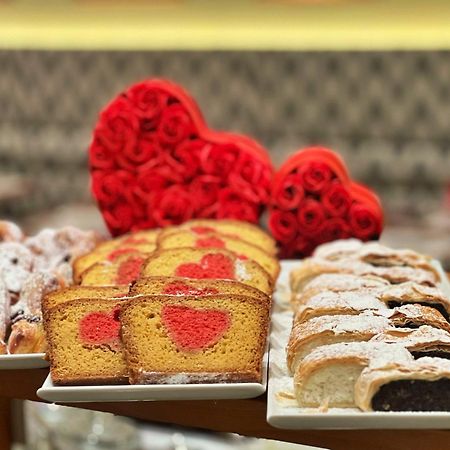 Est Grand Hotel Savoy Budapeşte Dış mekan fotoğraf